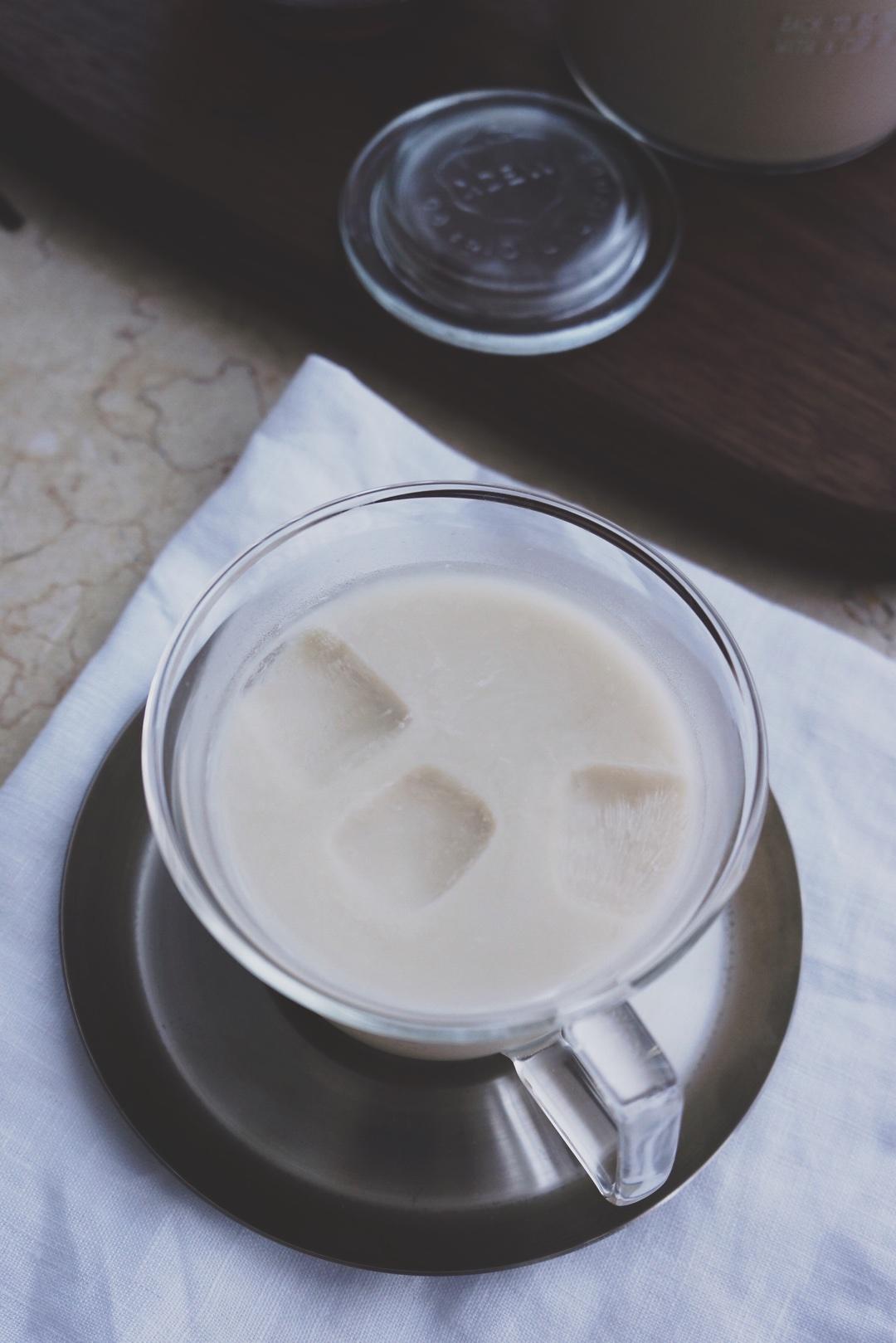 焦糖奶茶(冷热皆宜快手版，附君之焦糖酱做法)