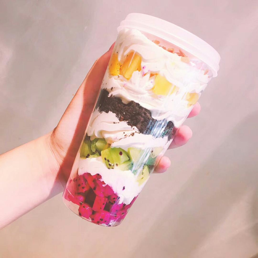 胡大姐的美食记做的奶油水果杯