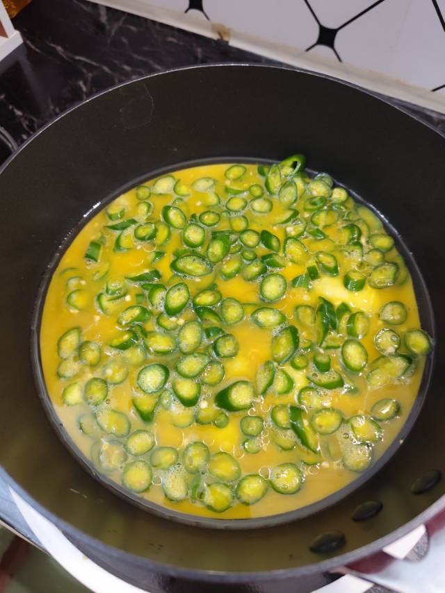 家常青椒煎蛋