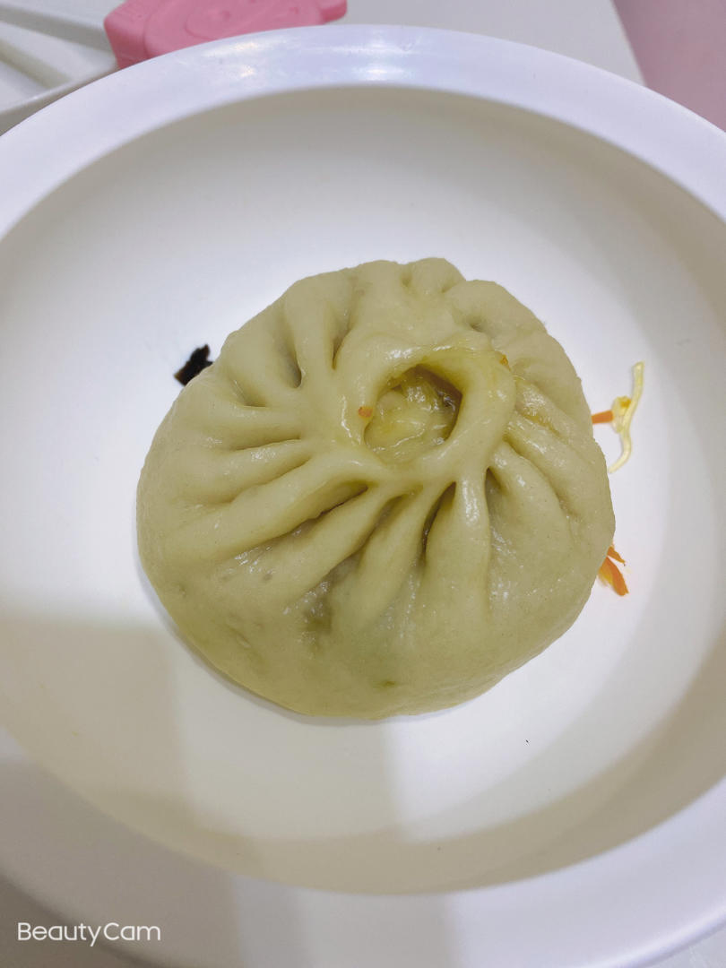 胡萝卜木耳鸡蛋素包子