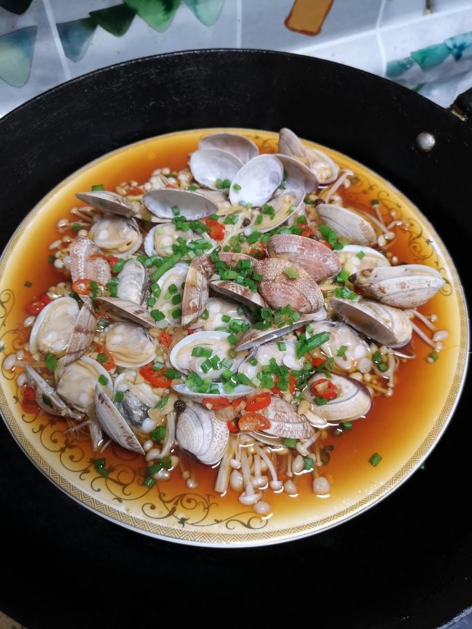 清蒸花可蛤金针菇