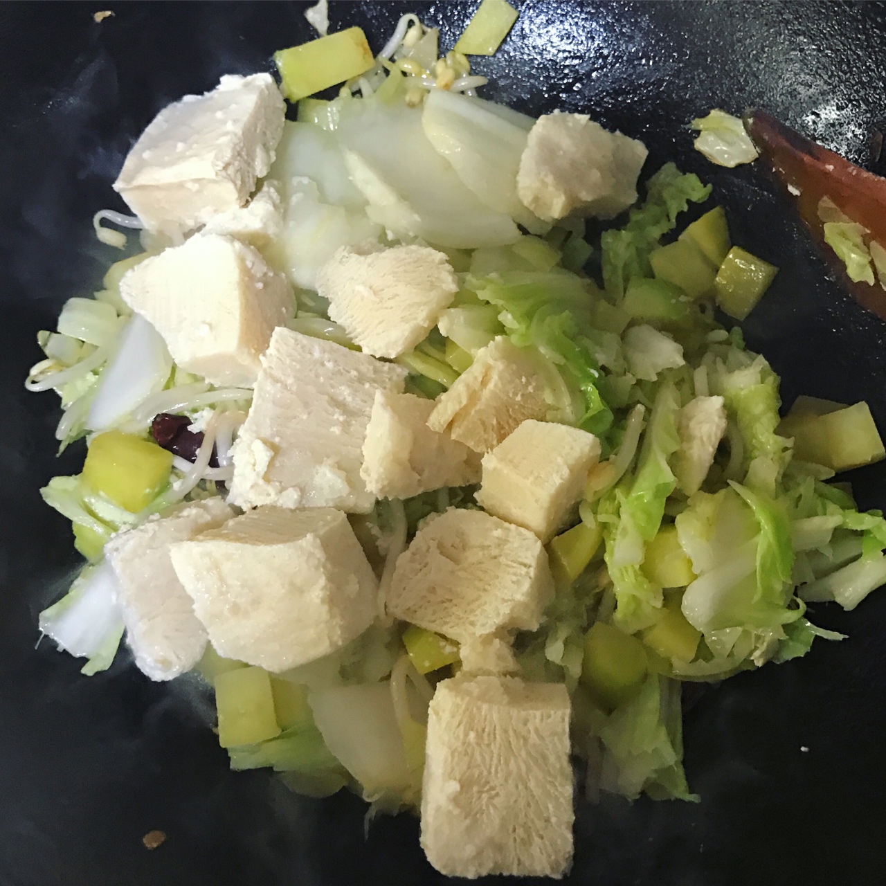 白菜豆腐土豆汤的做法 步骤6