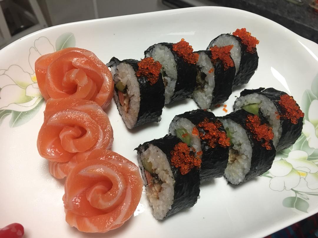 照烧鳗鱼牛油果&海虾沙拉芒果寿司