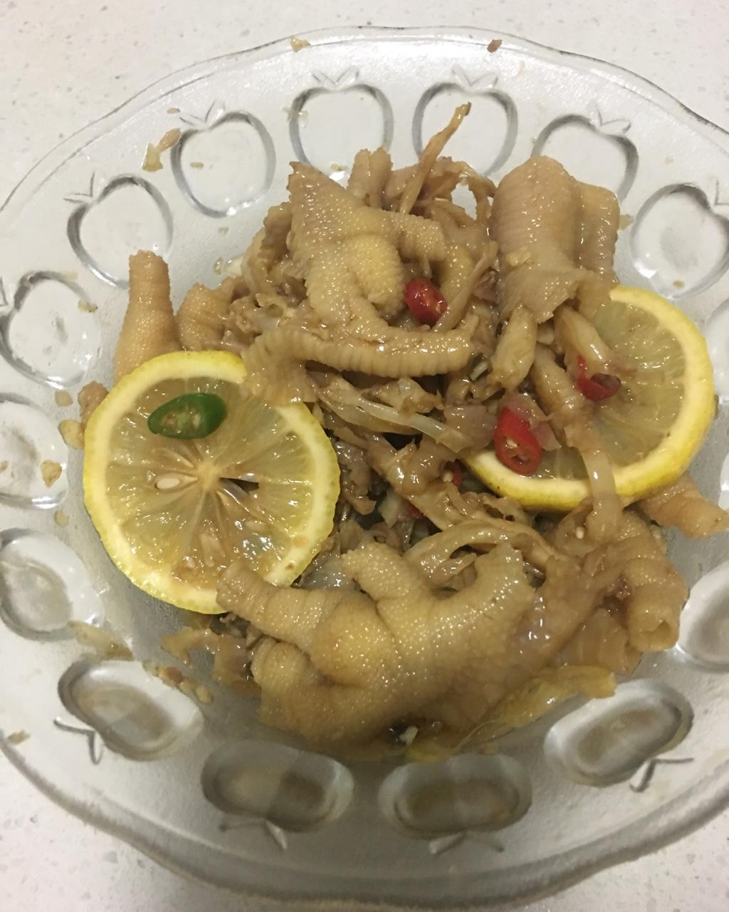 【酸辣无骨凤爪】