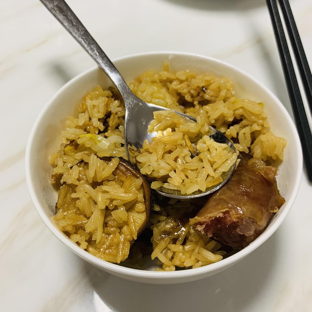香菇腊肠土豆焖饭