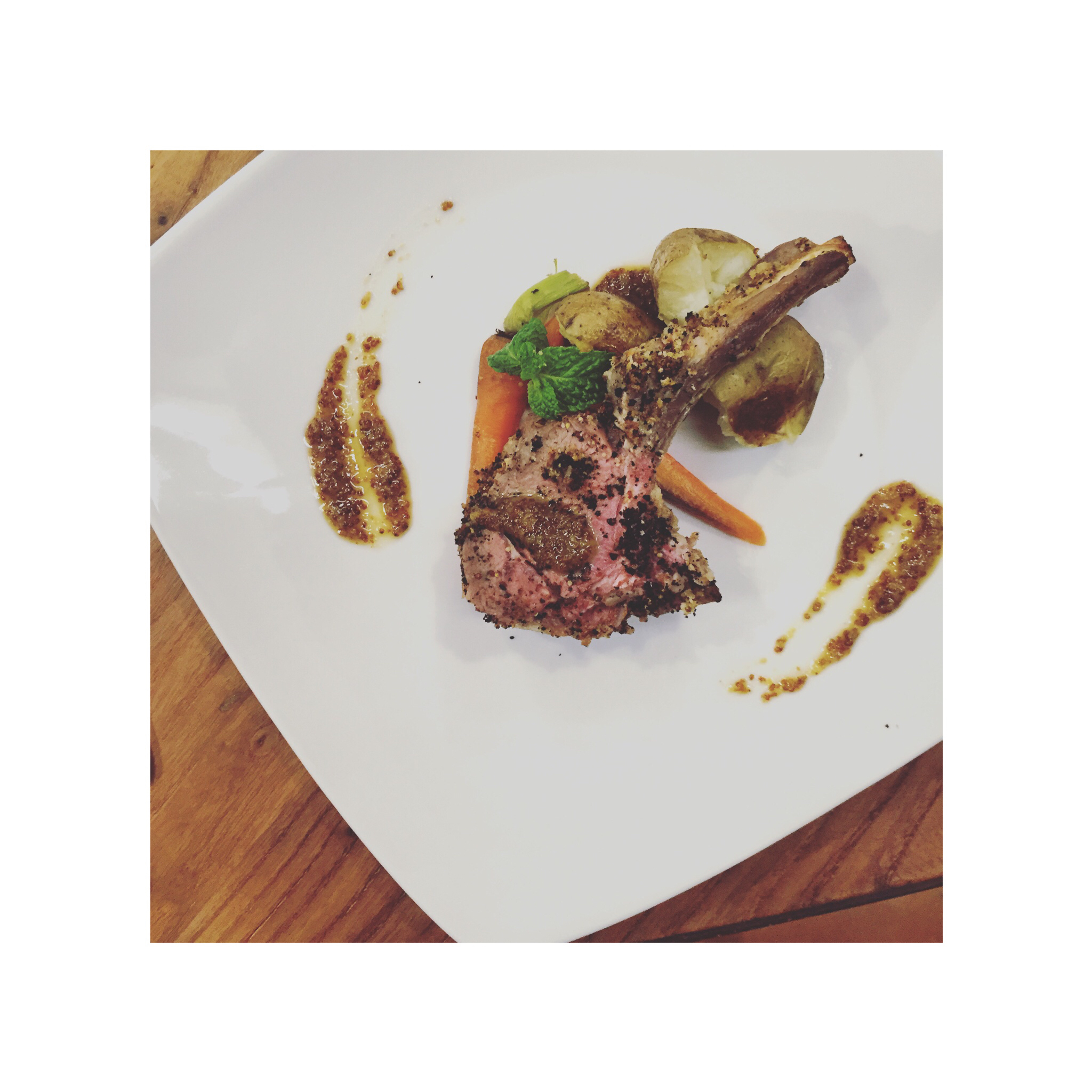 薄荷酥粒烤小羊排