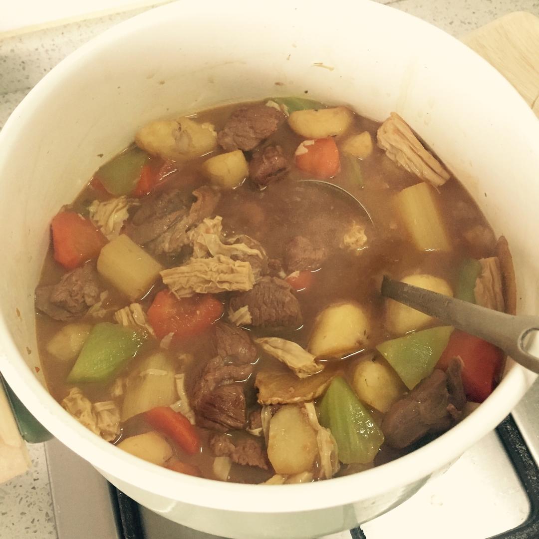 暖身广式羊肉煲