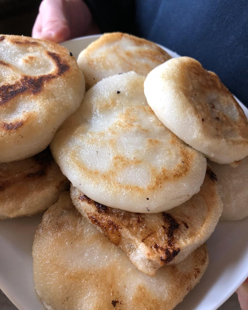 灿灿是个小太阳做的糯米甜饼