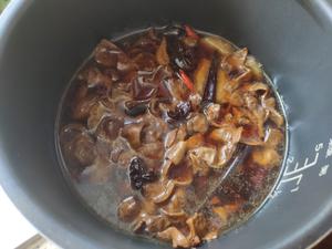 干锅肥肠的做法 步骤9