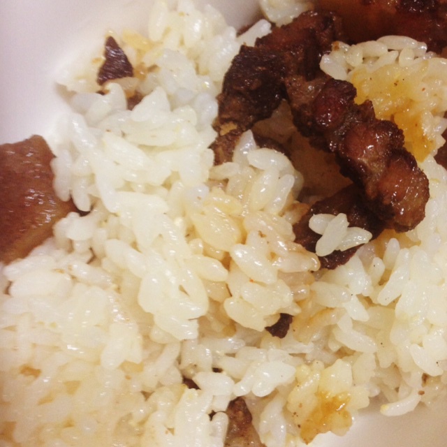 电饭煲腊肉蒸饭