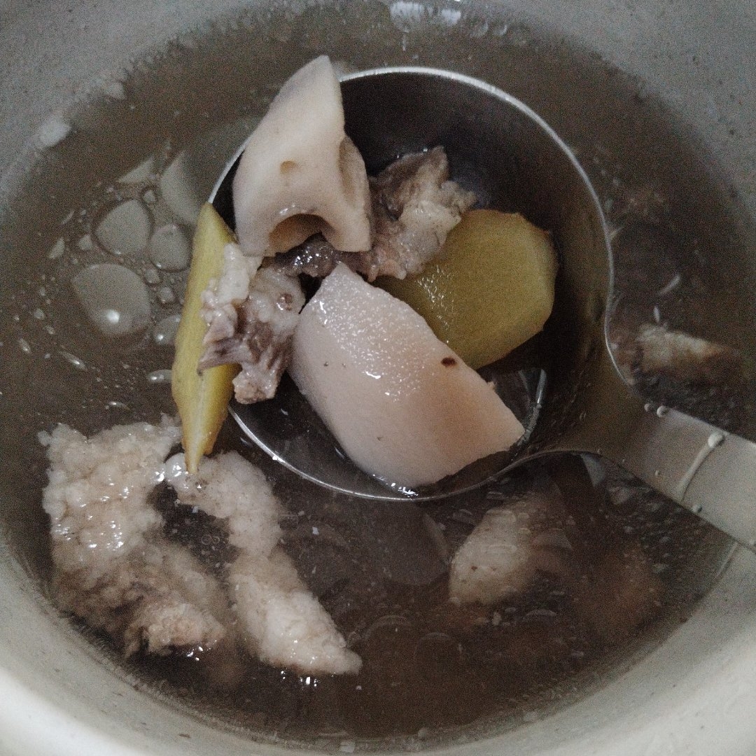 味道可以PK餐馆做法超级简单的莲藕瘦肉汤的做法