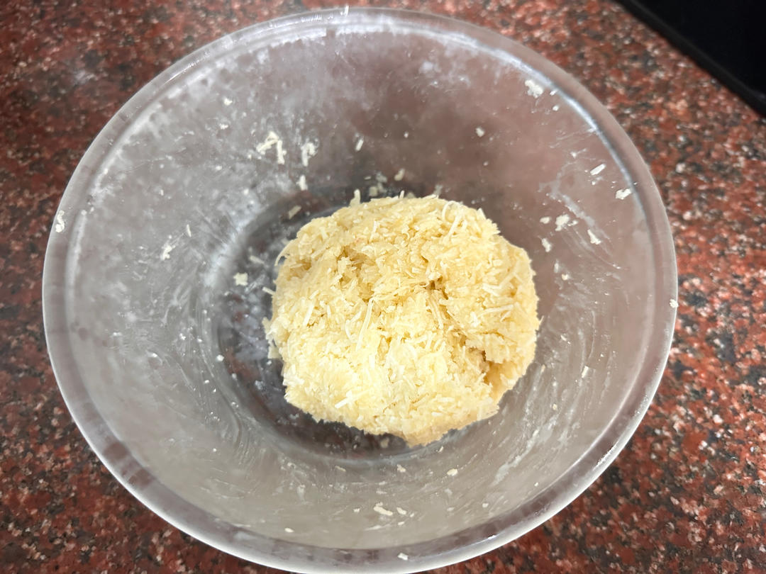 两个椰丝面包量的椰蓉馅