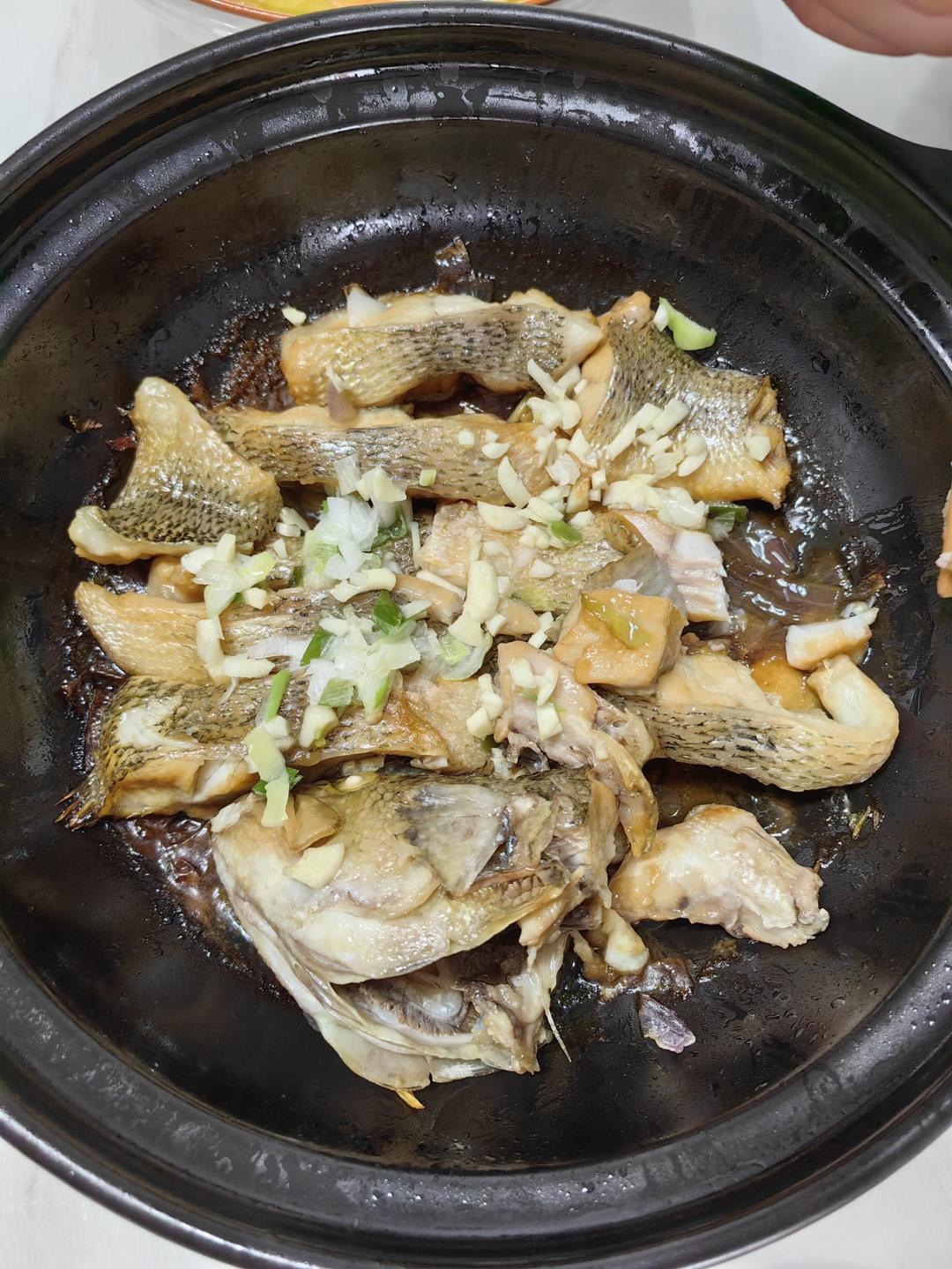 葱香焗鲈鱼