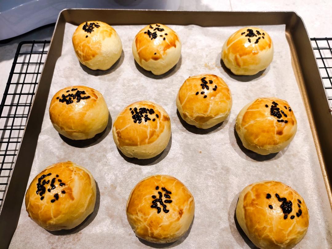 超级香酥拉丝麻薯蛋黄酥（黄油版）不喜大油的朋友也可以尝试噢