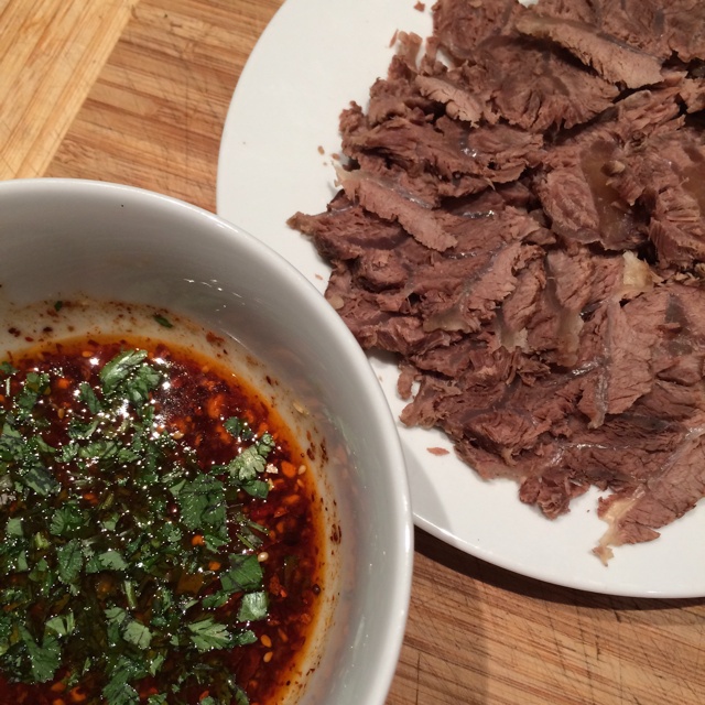 咿嗯的小厨房做的蘸汁牛肉