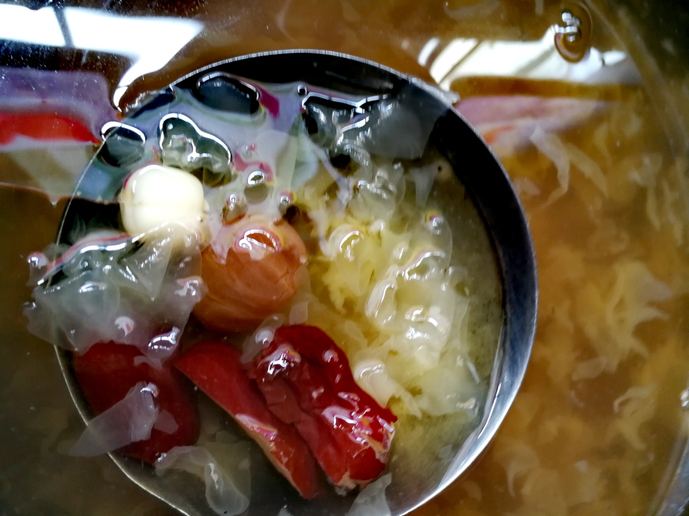 快煮红枣桂圆银耳汤的做法
