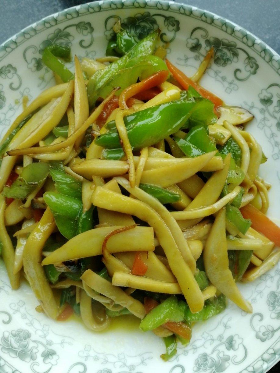 青椒素炒杏鲍菇