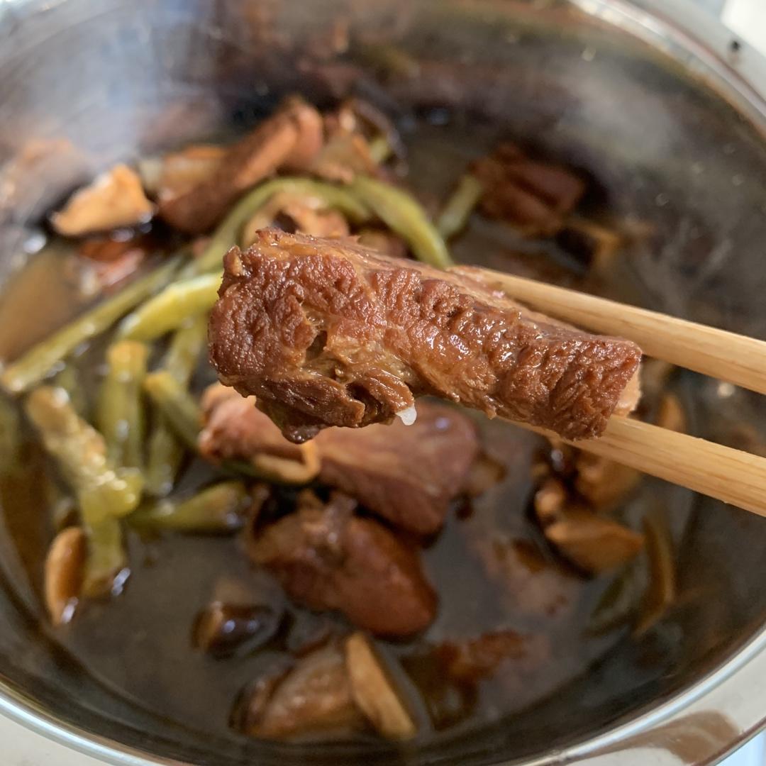 不用炒糖色的烧排骨