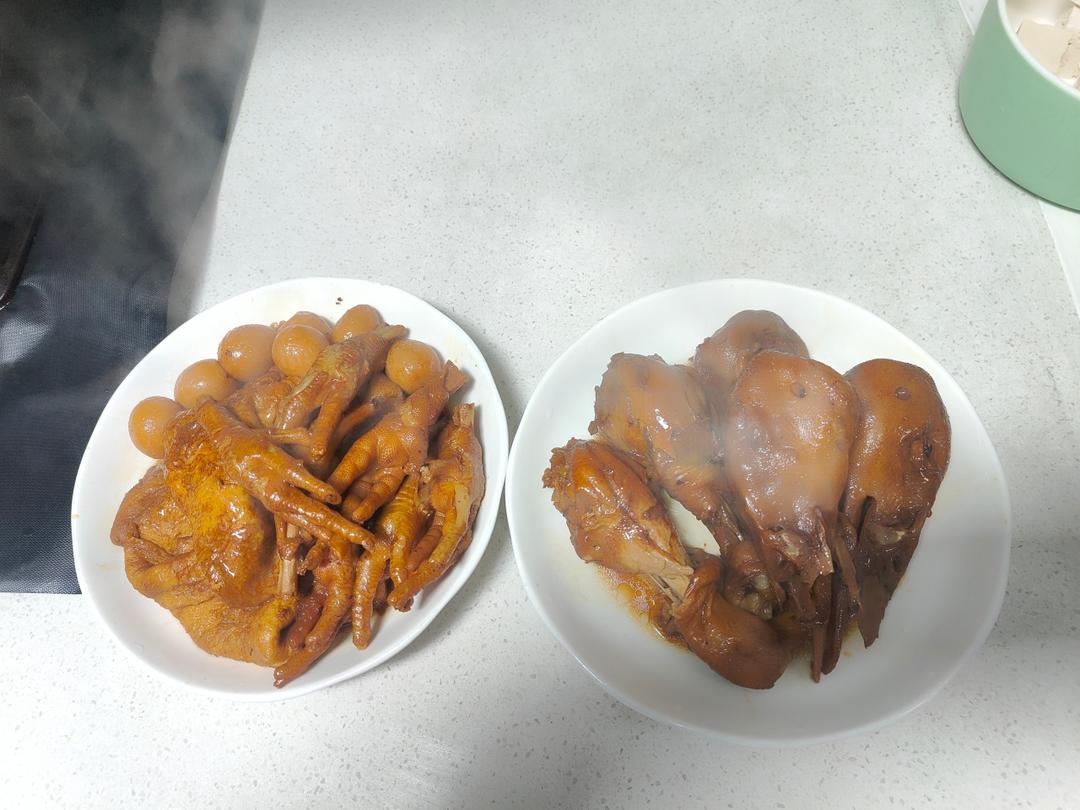 一吃就会上瘾的卤鸭头鸭脖子