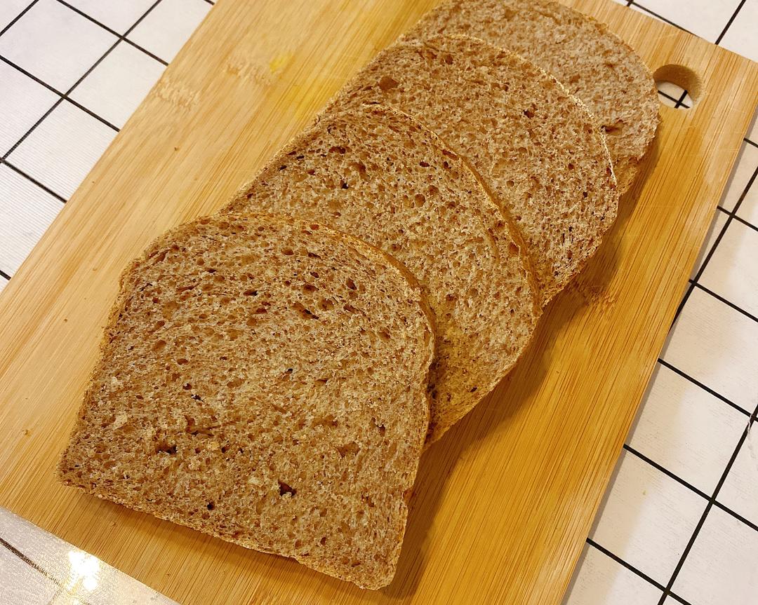 黑全麦面包的做法