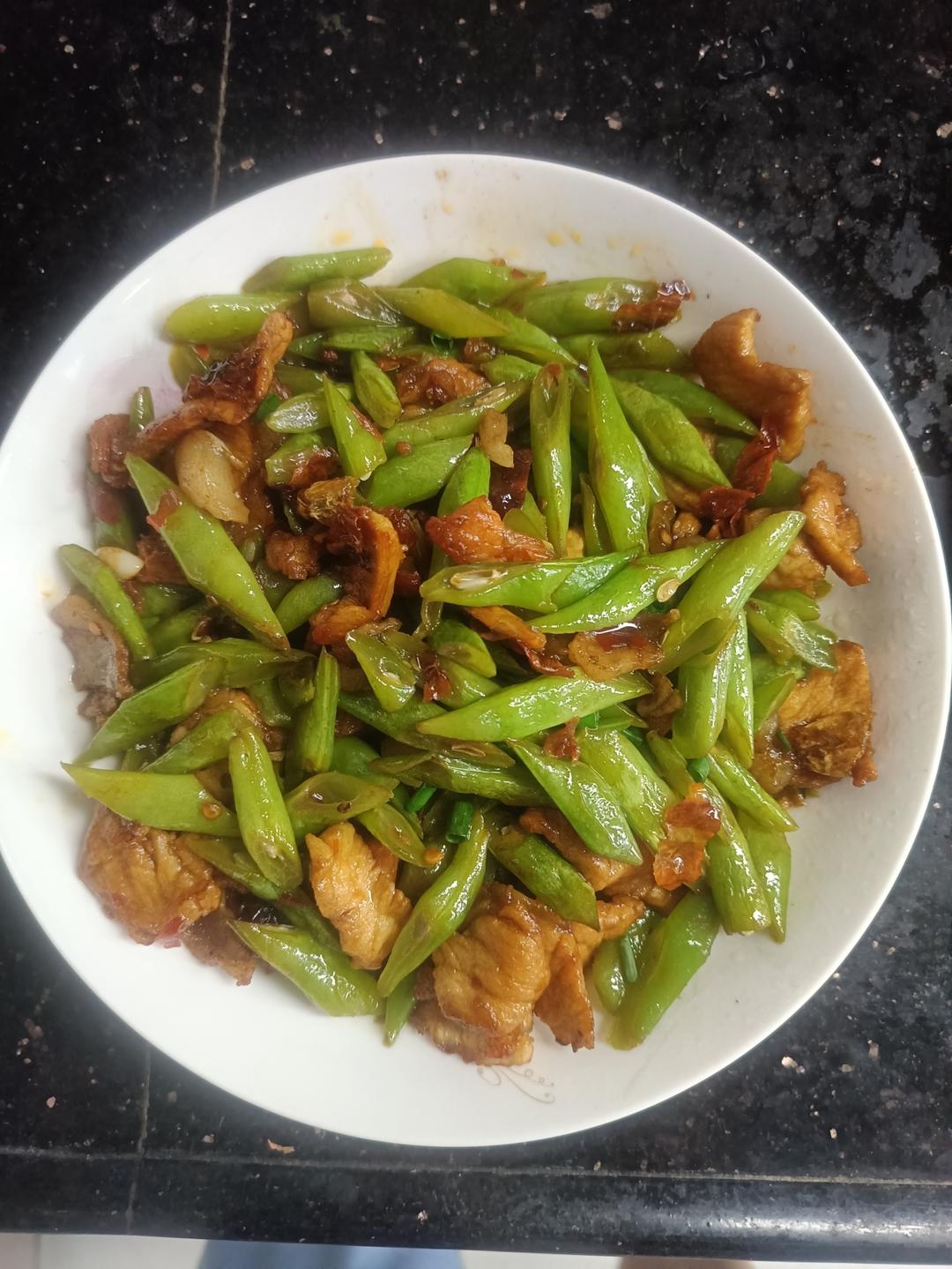 炒肉就得嫩—豆角炒肉（四季豆）