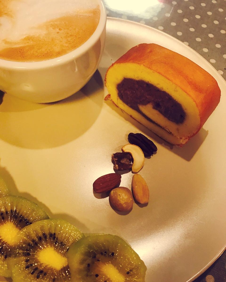 胖乎乎奶油芒果卷/不开裂不掉皮全过程详细图解烘焙视频/蛋糕篇6：「厚卷」