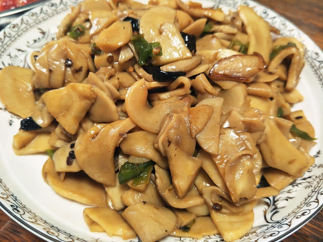 青椒素炒杏鲍菇