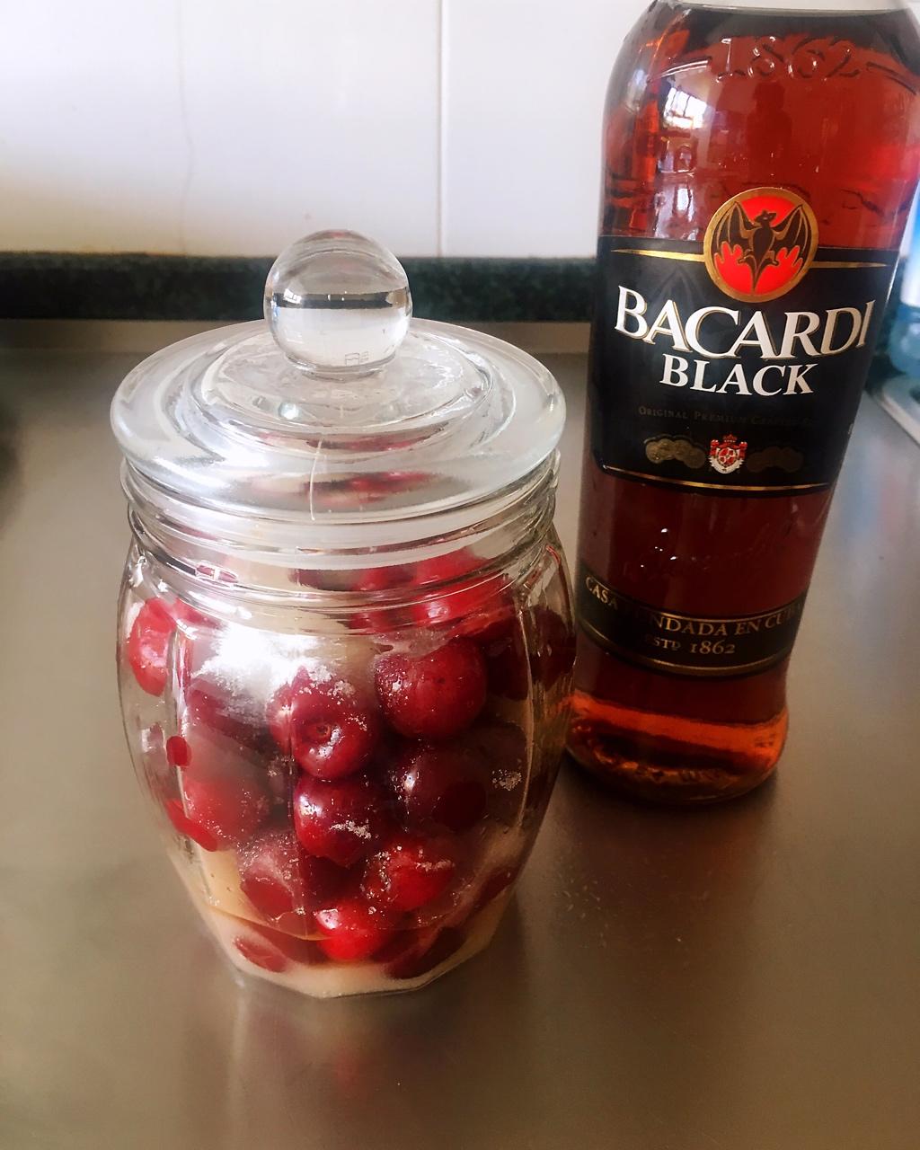 小小然妈咪做的夏日车厘子气泡饮