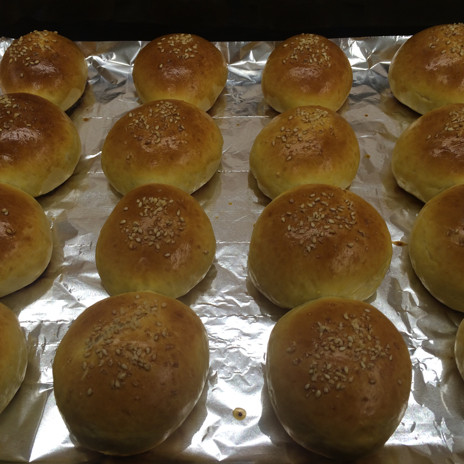 大人小孩都爱不释口的【蜂蜜牛奶小餐包】