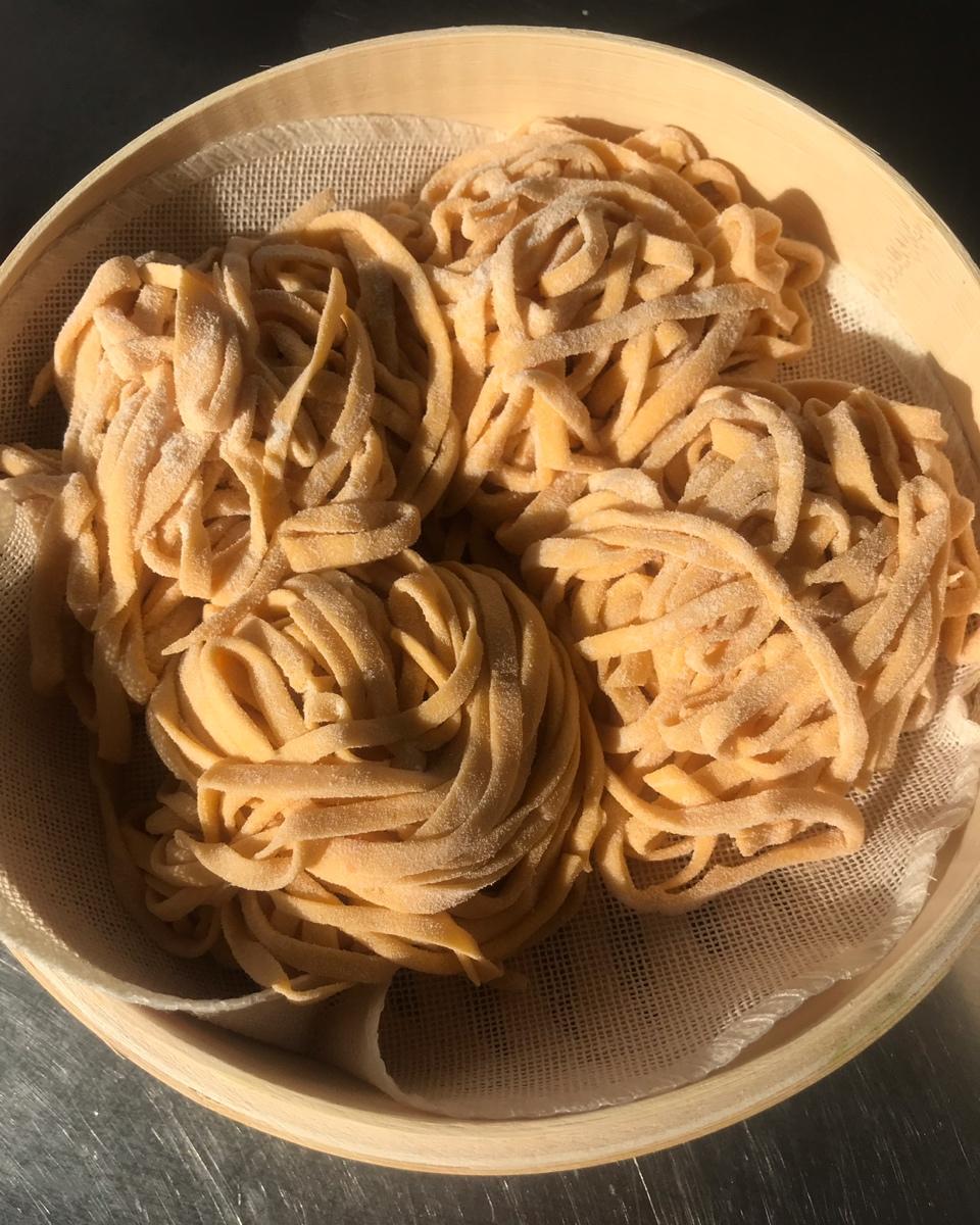 王琳琳-做的南瓜手擀面南瓜手擀面面首页登录注册作品动态菜单查看