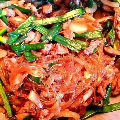 韭菜粉丝炒鸭肉的做法