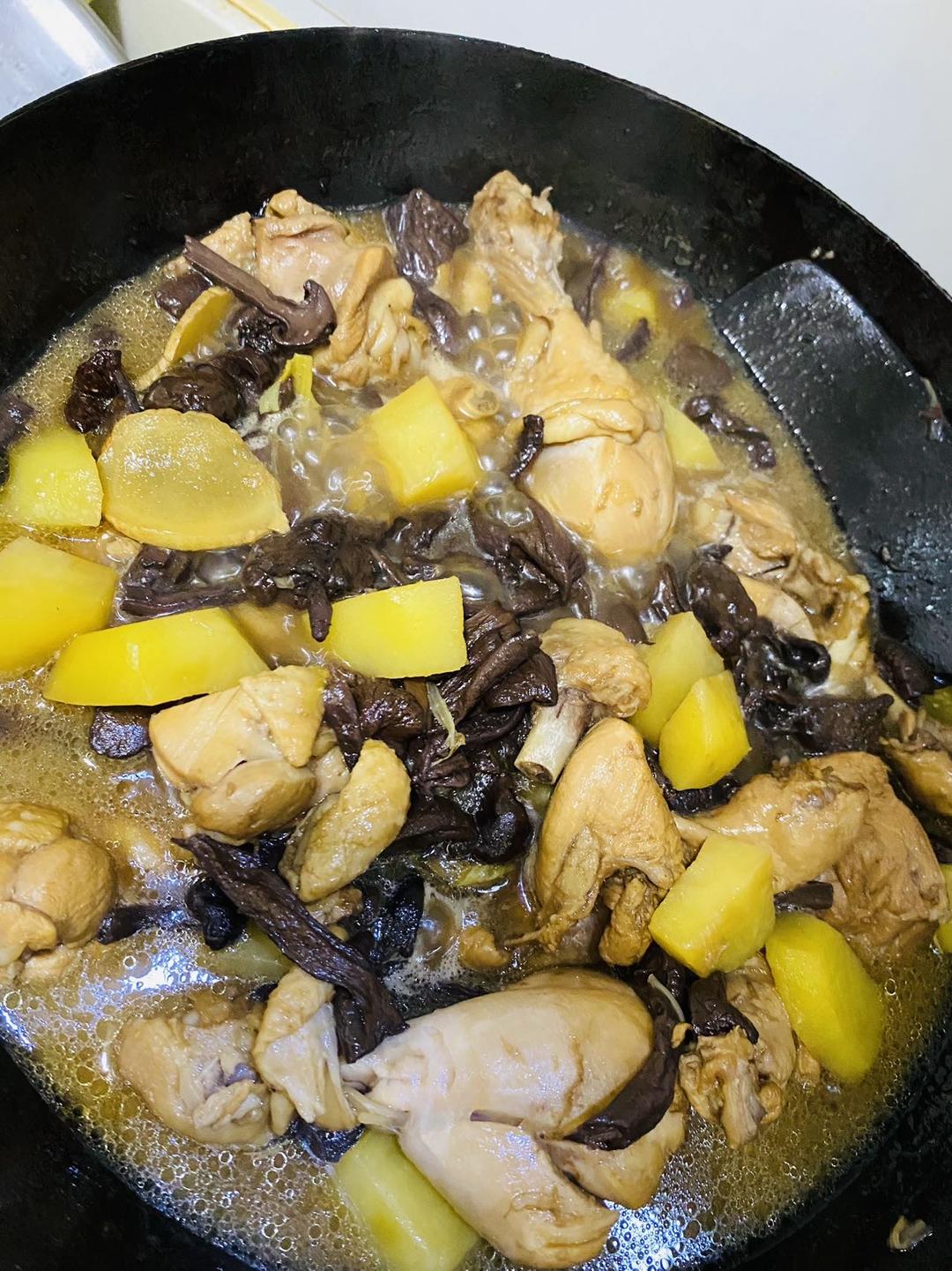 小鸡炖蘑菇