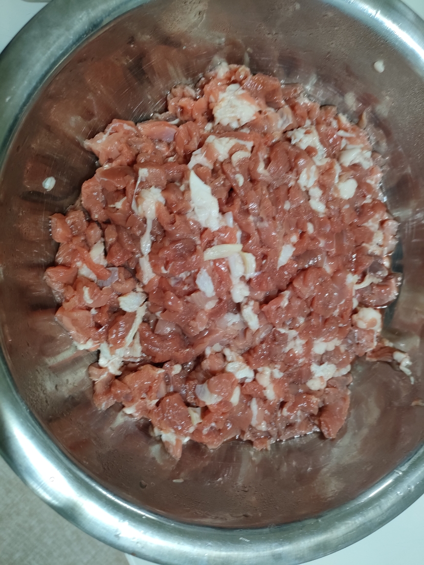 自制手工牛肉辣椒酱的做法 步骤2