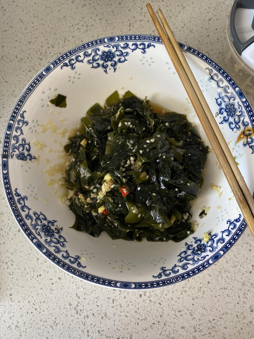 让人上瘾的凉拌裙带菜，连续吃了三天，不带腻的，比海带更好吃
