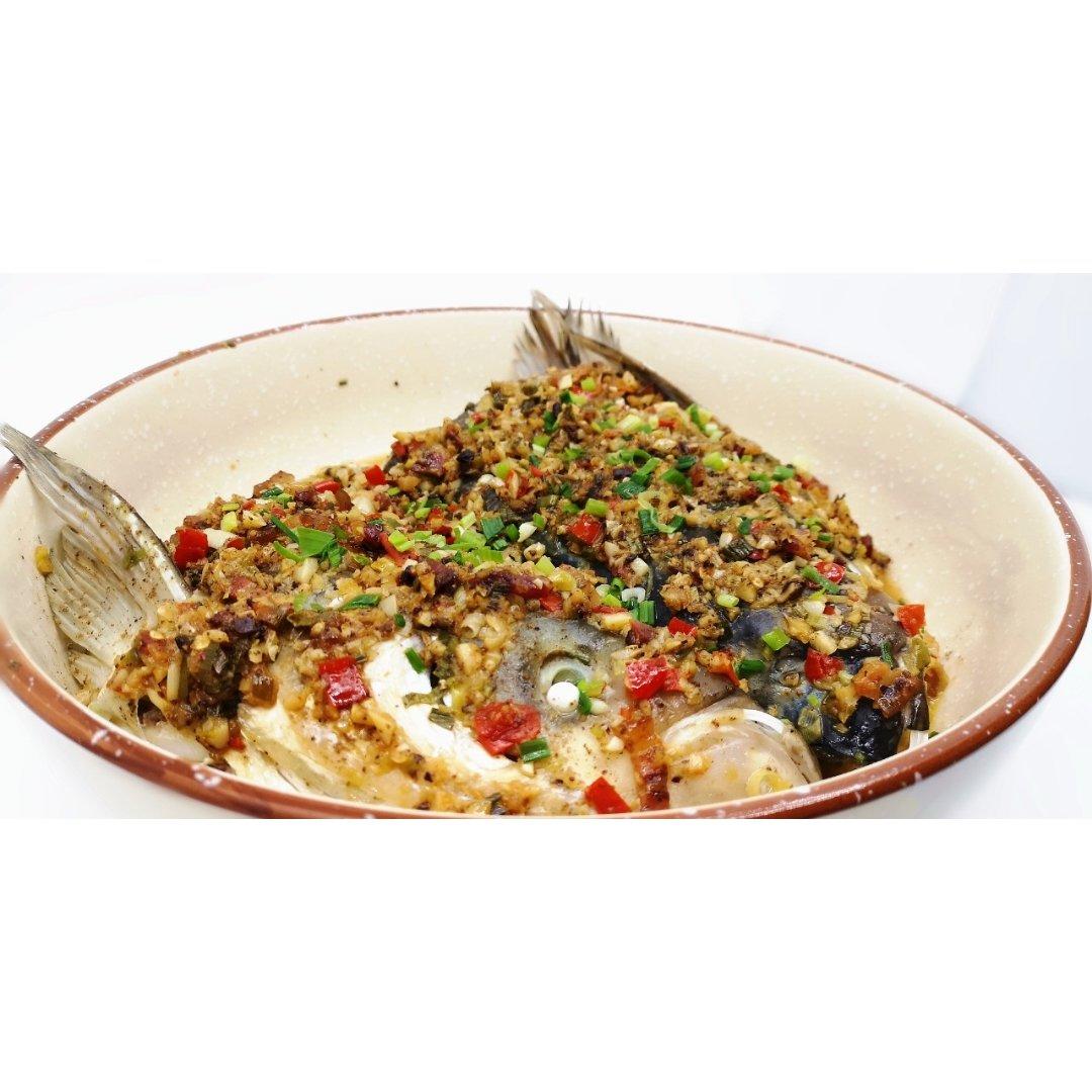 腊肉豆豉蒸鱼头