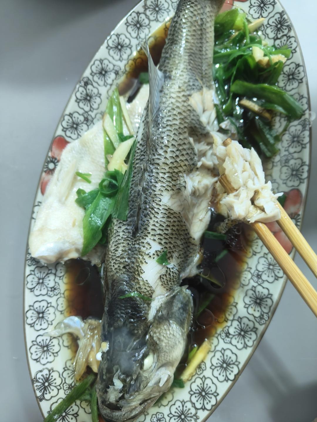 10分钟做 清蒸鲈鱼 （附切鱼图解）