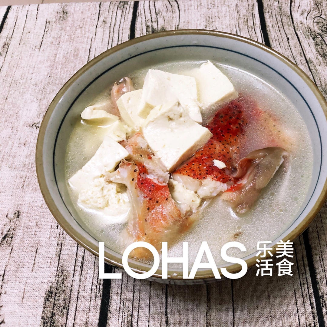 奶白鱼头豆腐汤