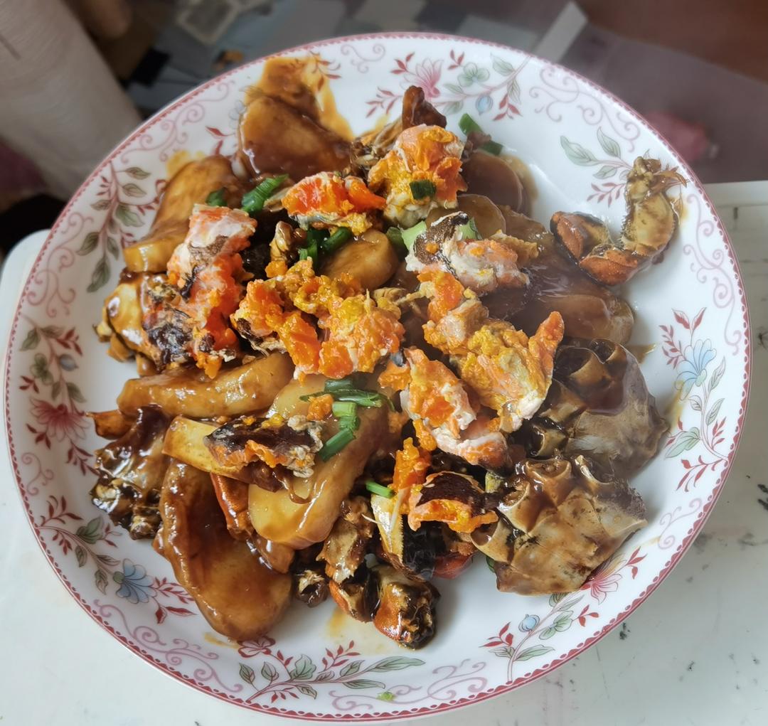梭子蟹炒年糕～标准的江浙菜