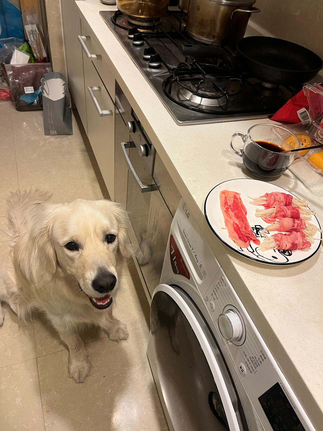 【金针菇肥牛卷】