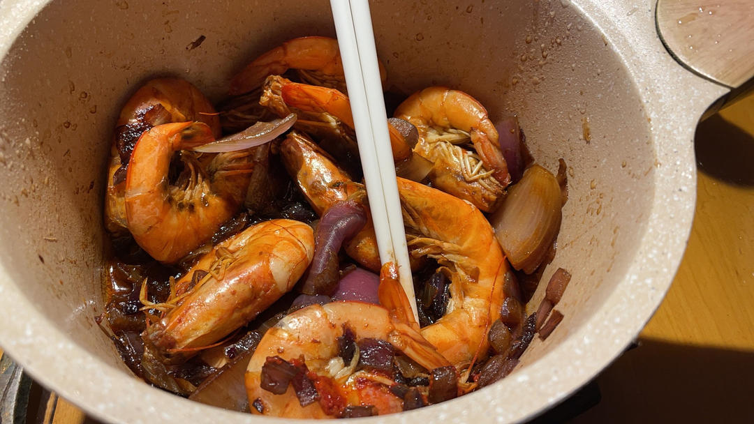 比蒜蓉虾好吃的洋葱虾（减脂食谱）