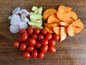 番茄胡萝卜焖牛蝎子牛腩汤的做法 步骤2