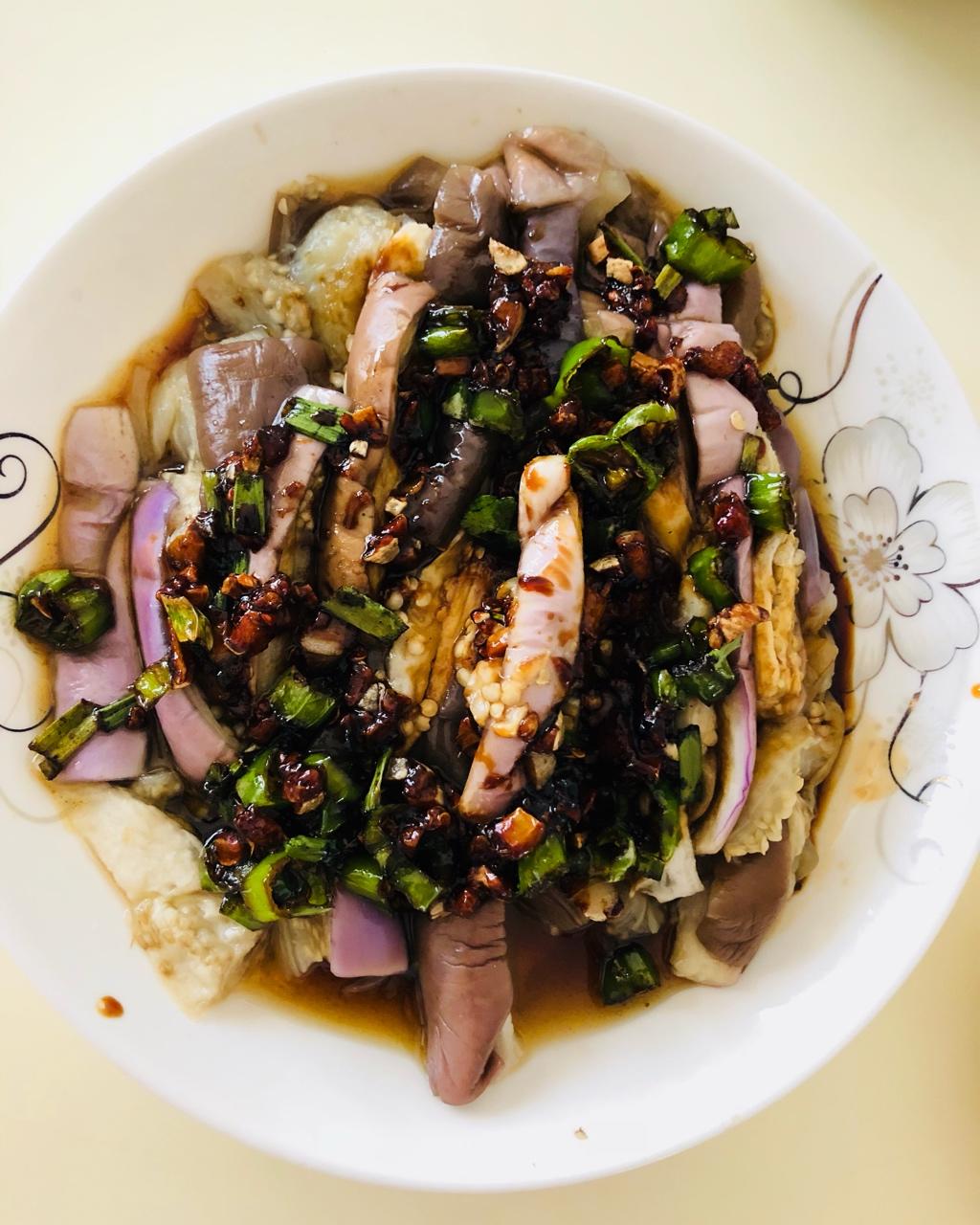 鲜香爽口开胃菜：清蒸茄子