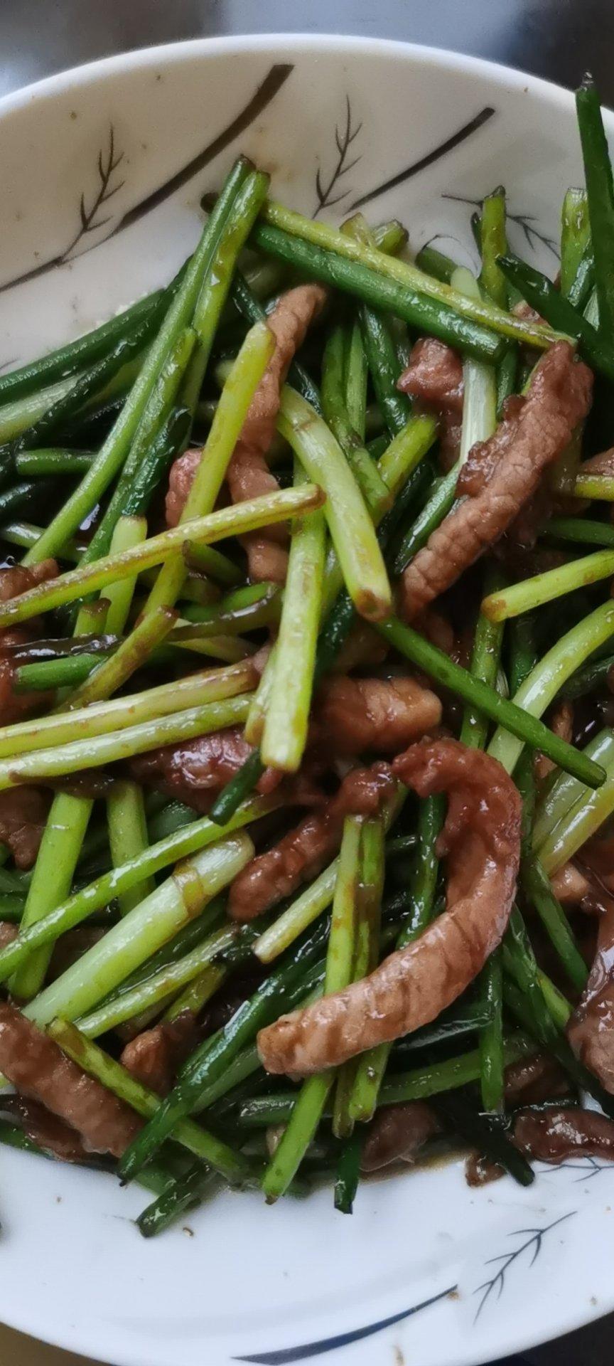 10分钟搞定的蒜苔炒肉，能吃三碗米饭。