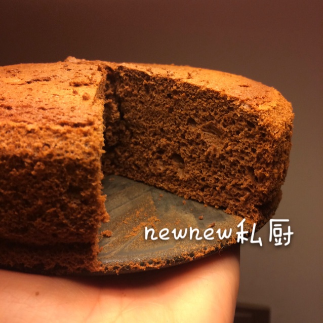 超简单完美戚风蛋糕（6寸2蛋）附打发、翻拌、脱模视频