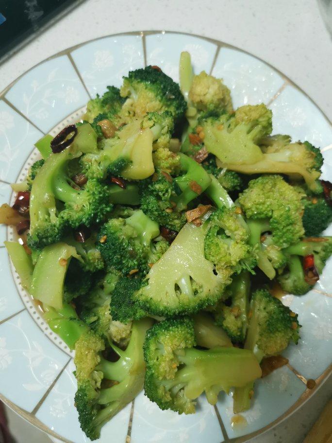 凉拌西兰花-辣的