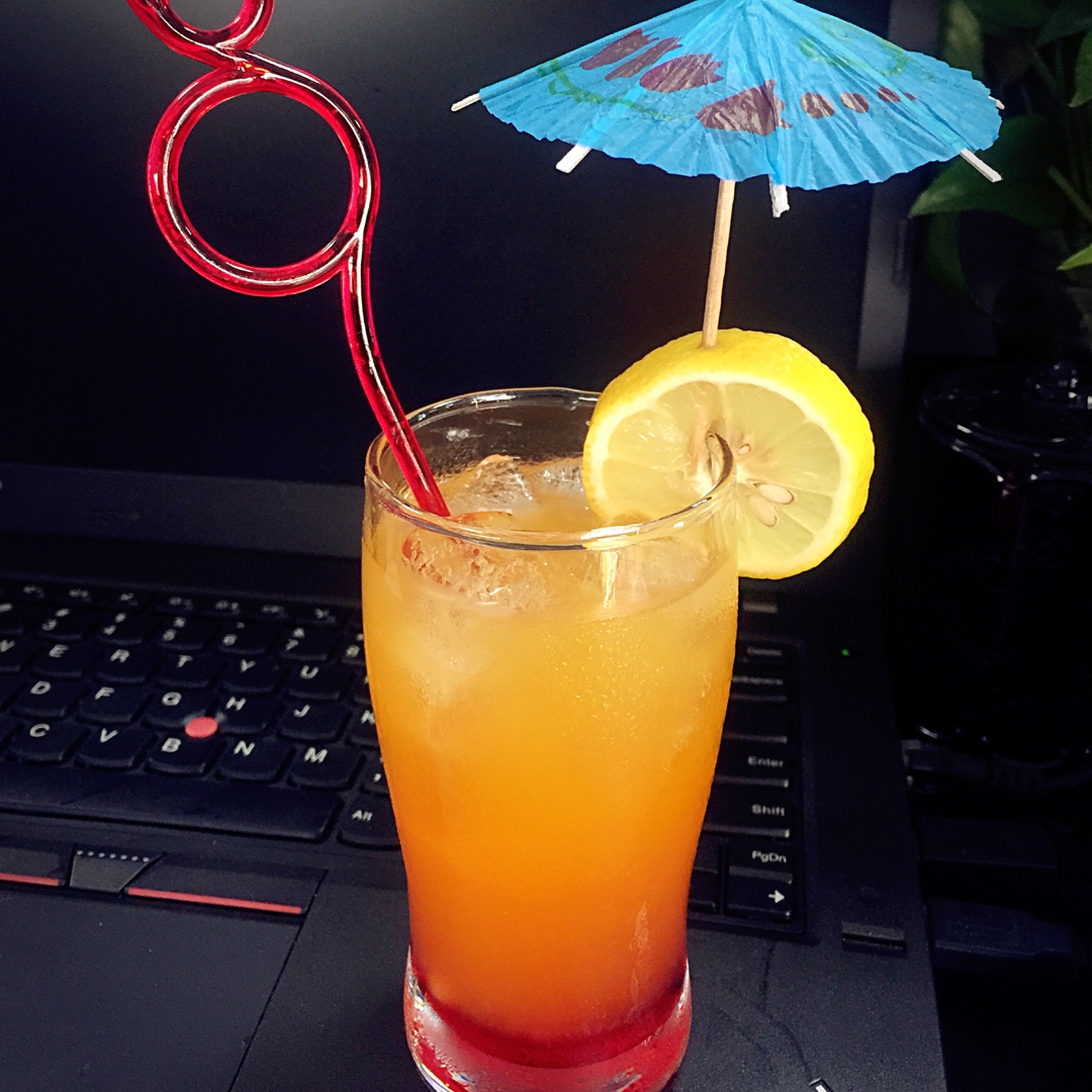 龙舌兰日出 Tequila Sunrise 鸡尾酒