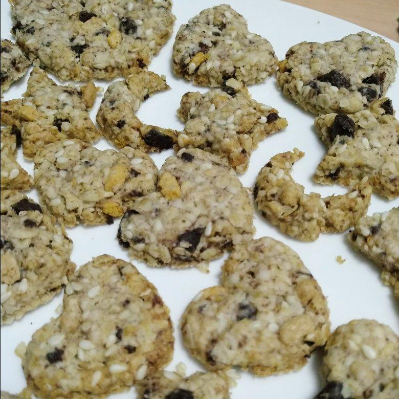 分分钟就能做好的低脂燕麦饼干，香到没朋友！