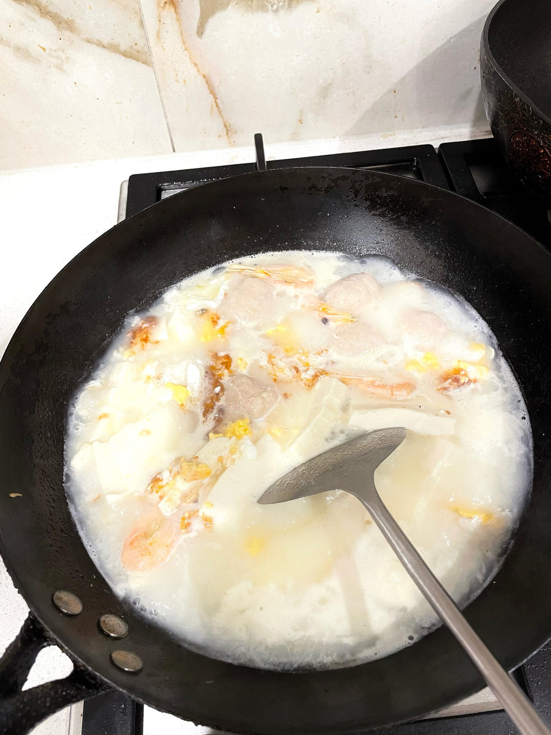 清热奶白豆腐汤！真的鲜！