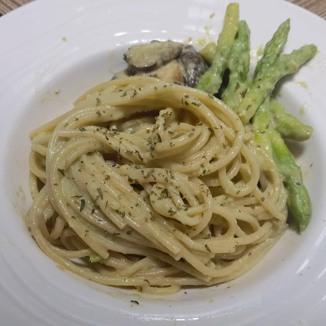 奶油芦笋鸡胸意面