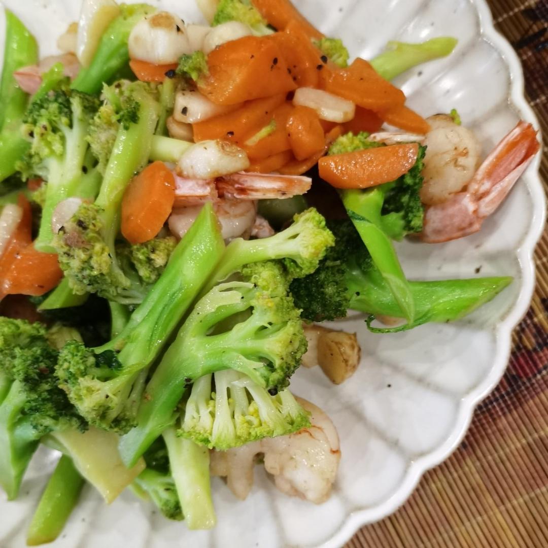 西蓝花炒虾仁
